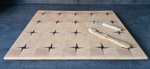 Anrichtebrett aus Esche und Nussbaum